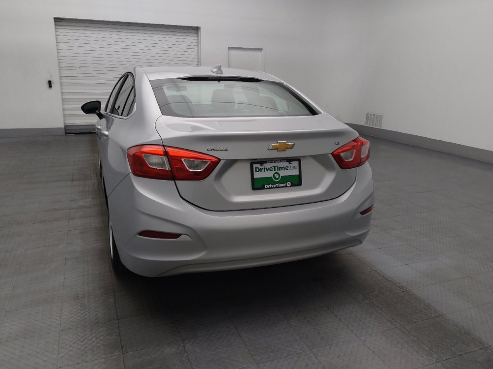 Used 2017 Chevrolet Cruze LT FWD image 6