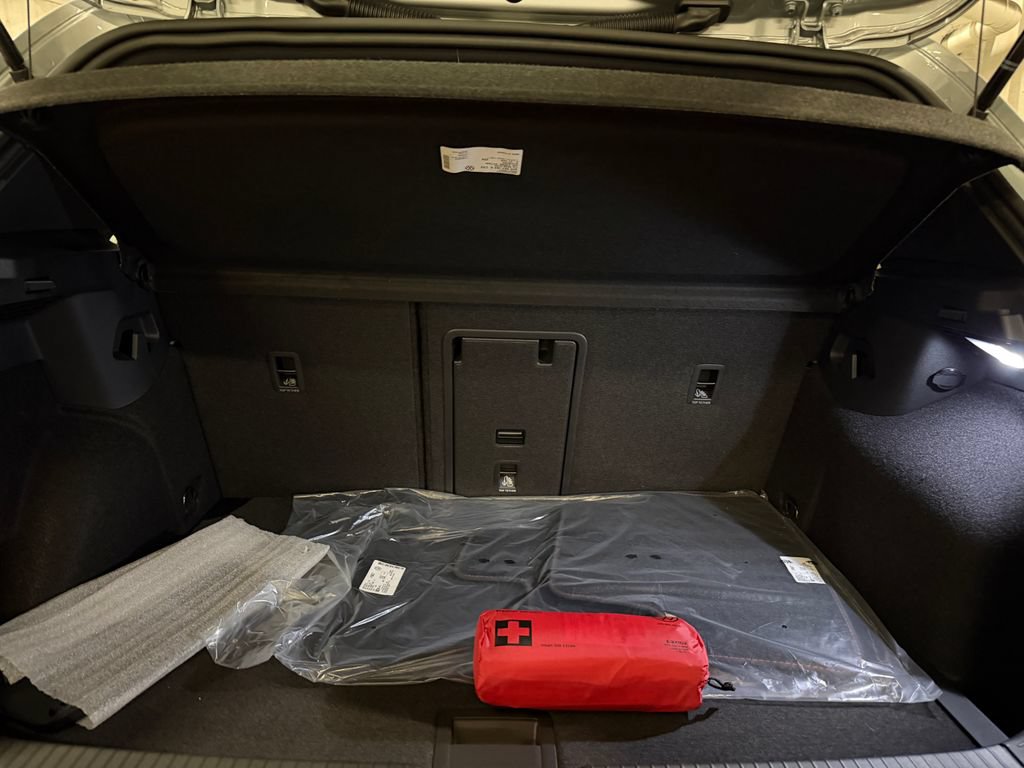 New 2026 Volkswagen GTI SE FWD image 27