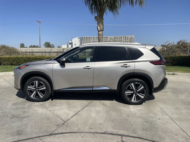 Used 2023 Nissan Rogue Platinum FWD image 5