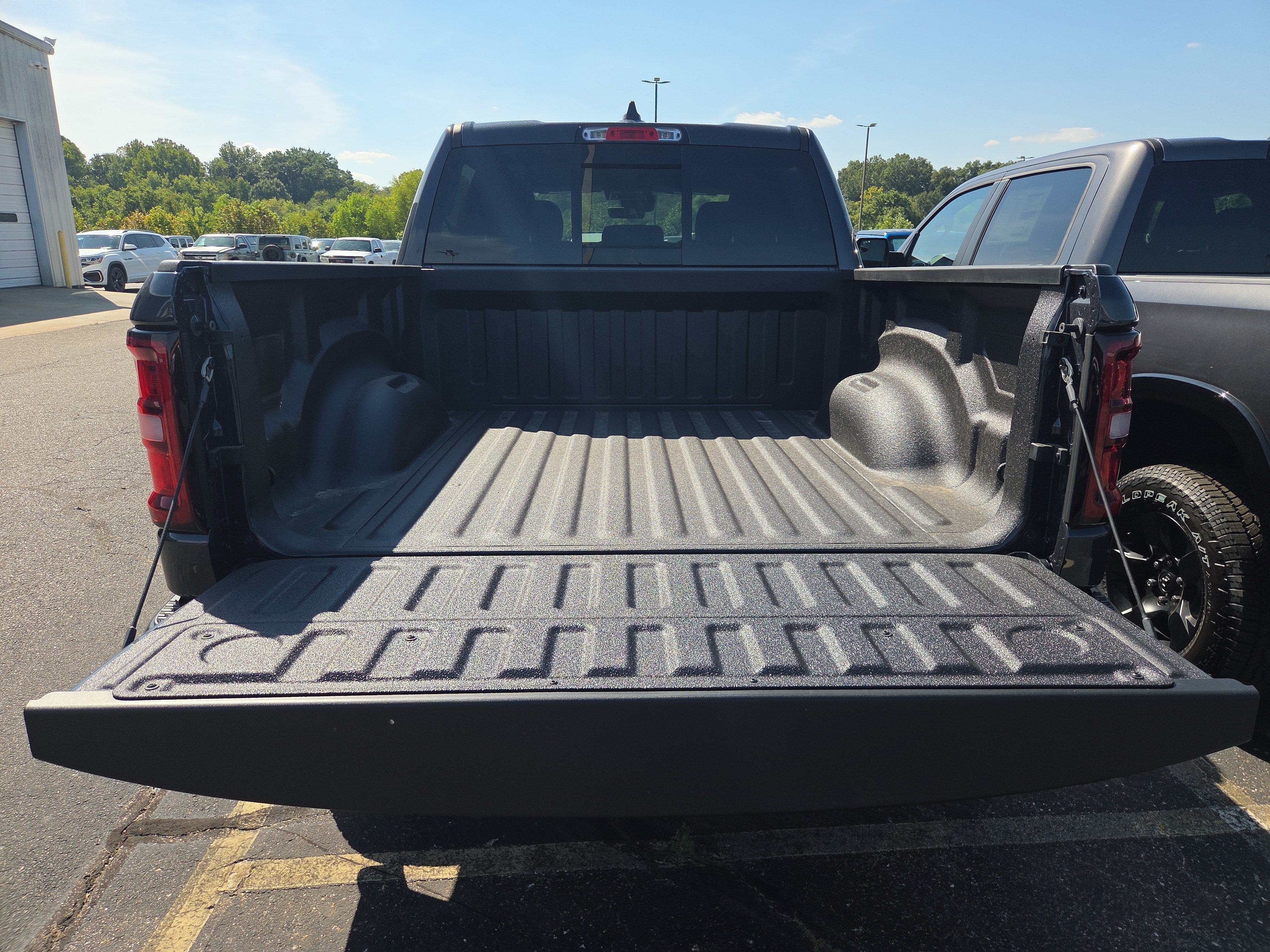 New 2026 RAM 1500 Warlock AWD/4WD image 8