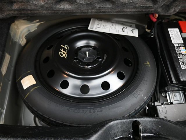 Used 2018 Chrysler 300 Limited w/ Safetytec Plus Group image 25