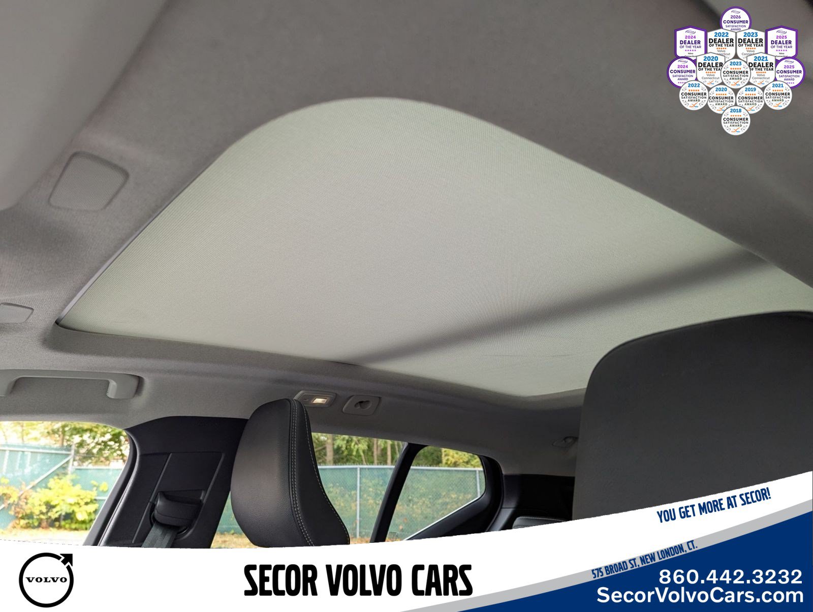 Certified 2023 Volvo XC40 B5 Plus AWD/4WD image 21