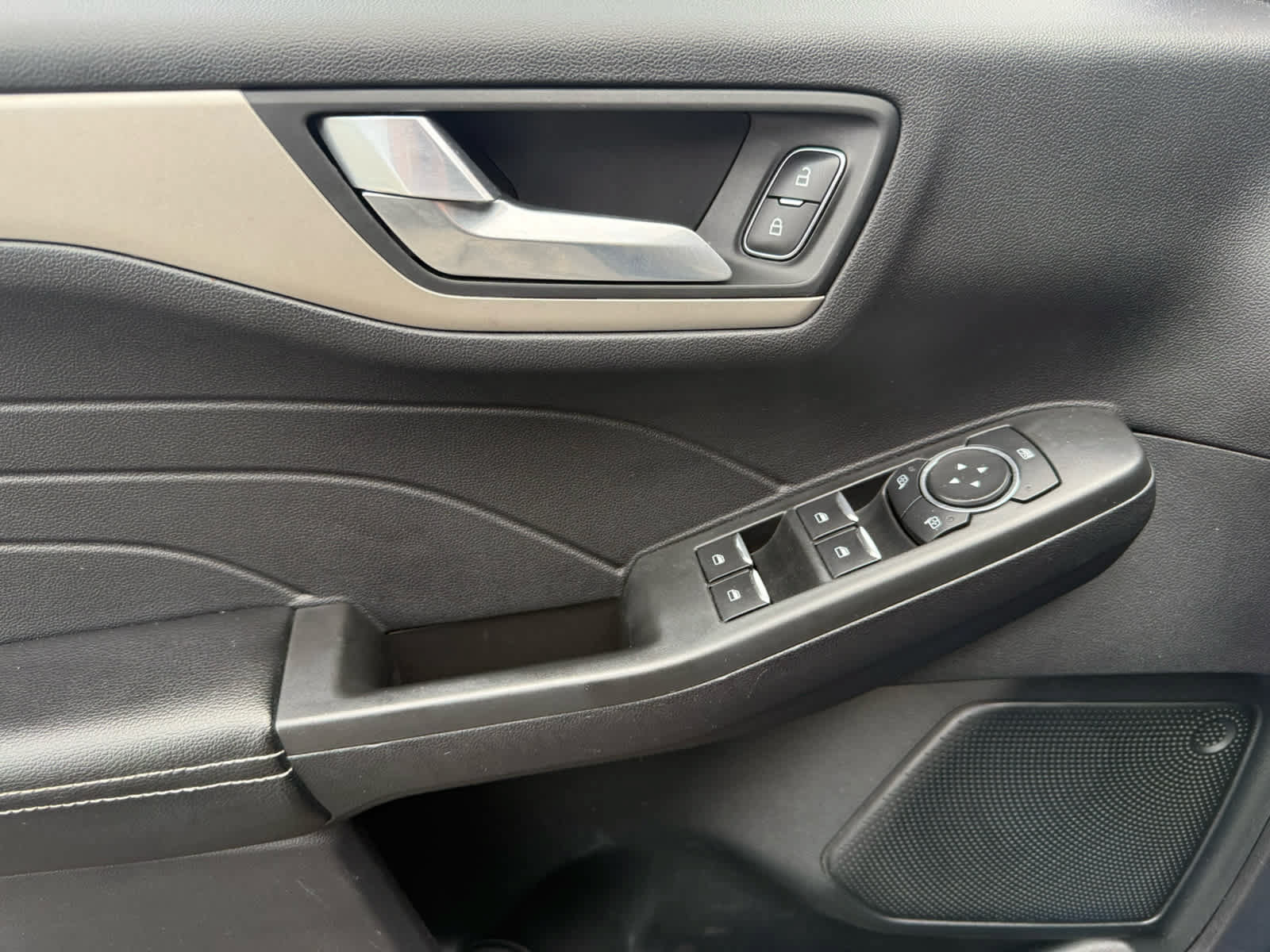 Used 2021 Ford Escape SE AWD/4WD image 12