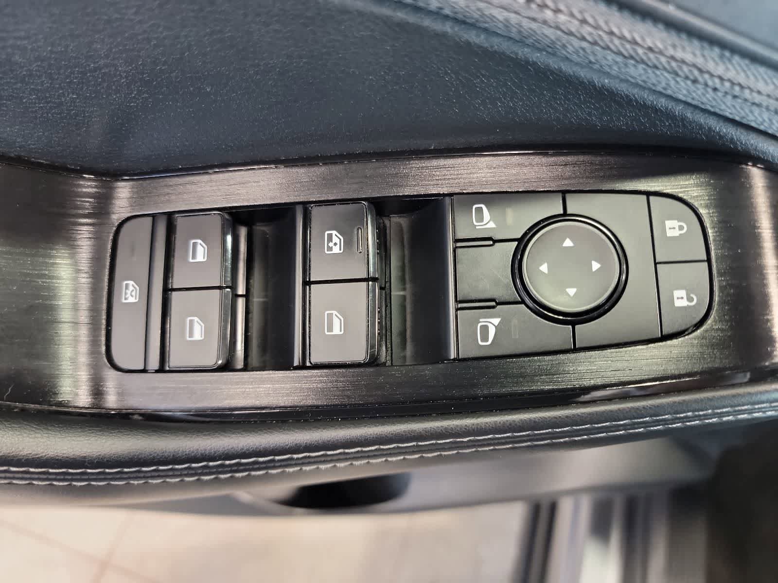 Used 2021 Nissan Rogue SV AWD/4WD image 16