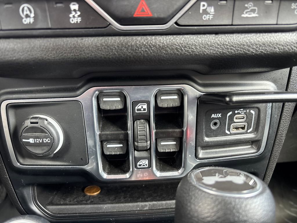 Used 2024 Jeep Wrangler Unlimited Sport AWD/4WD image 34
