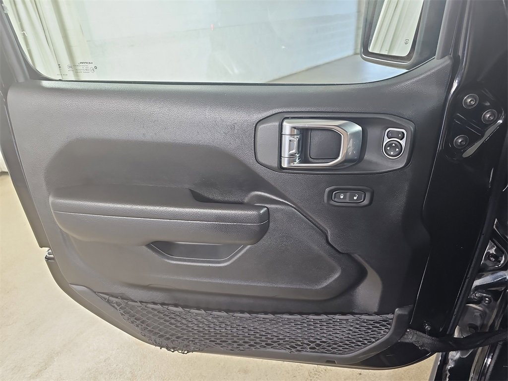 Used 2024 Jeep Wrangler Rubicon w/ Convenience Group image 32