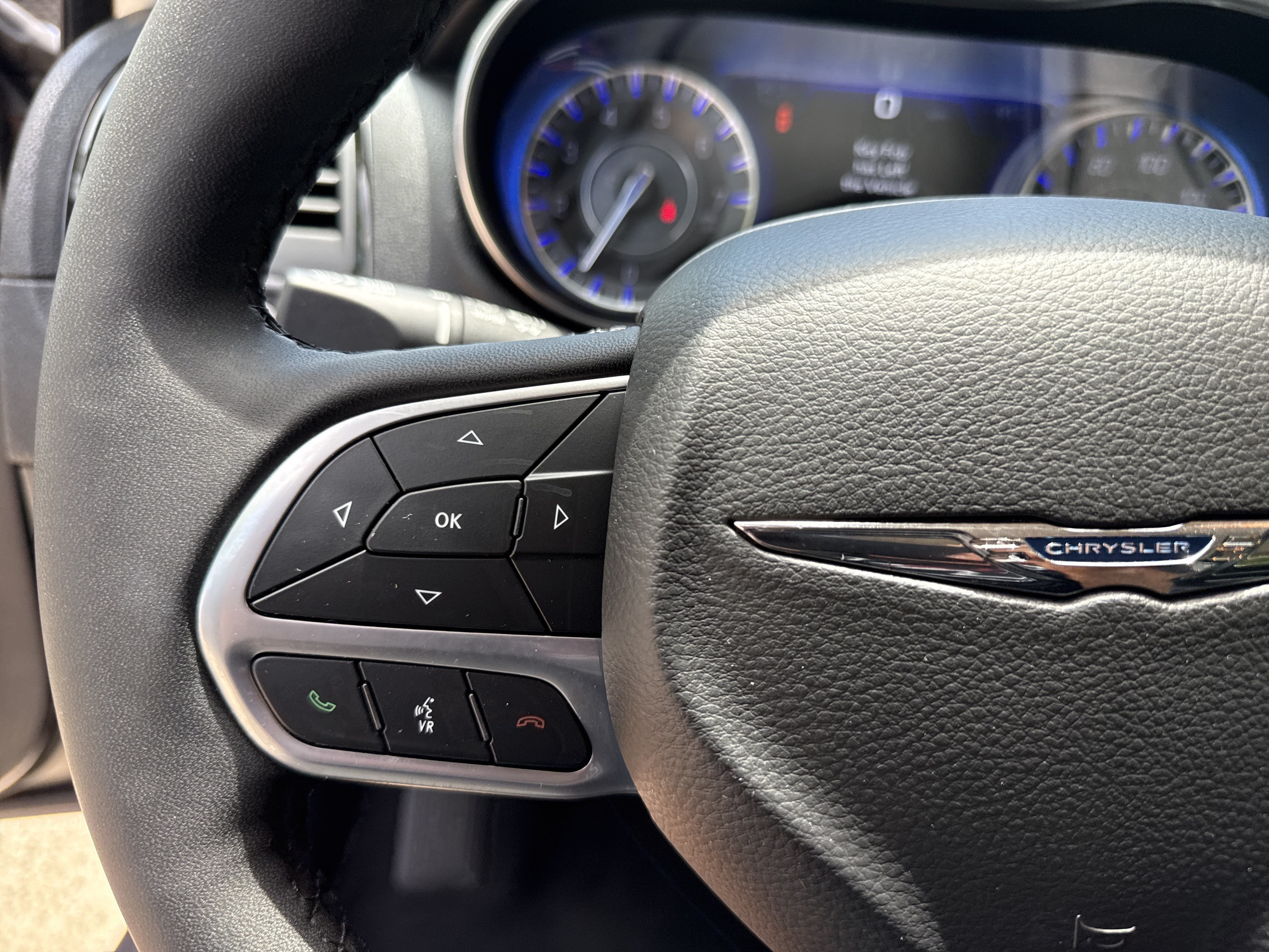 Used 2023 Chrysler 300 Touring w/ Sport Appearance Package RWD image 24