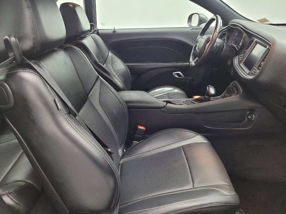 Used 2016 Dodge Challenger SXT Plus image 21
