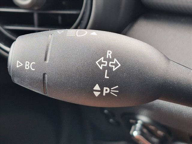Used 2016 MINI Cooper 4-Door Hardtop FWD image 13