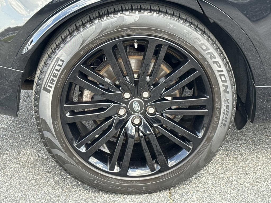 Used 2020 Land Rover Discovery HSE image 30