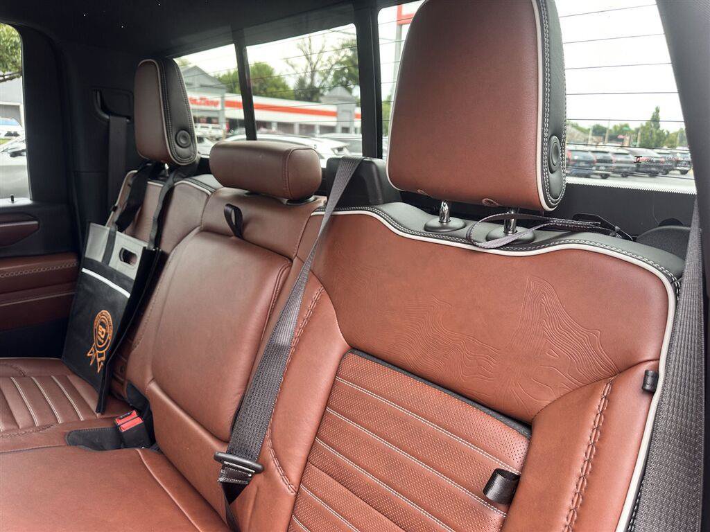 Used 2025 GMC Sierra 3500 Denali Ultimate AWD/4WD image 30