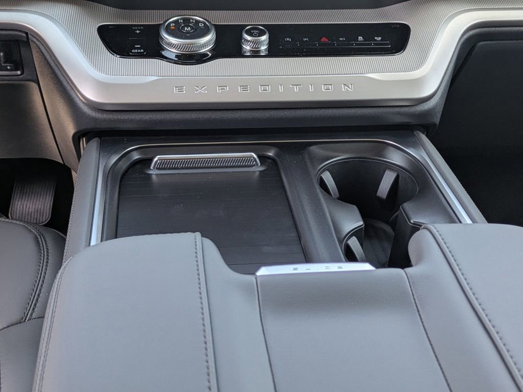 New 2026 Ford Expedition Max Active RWD image 20