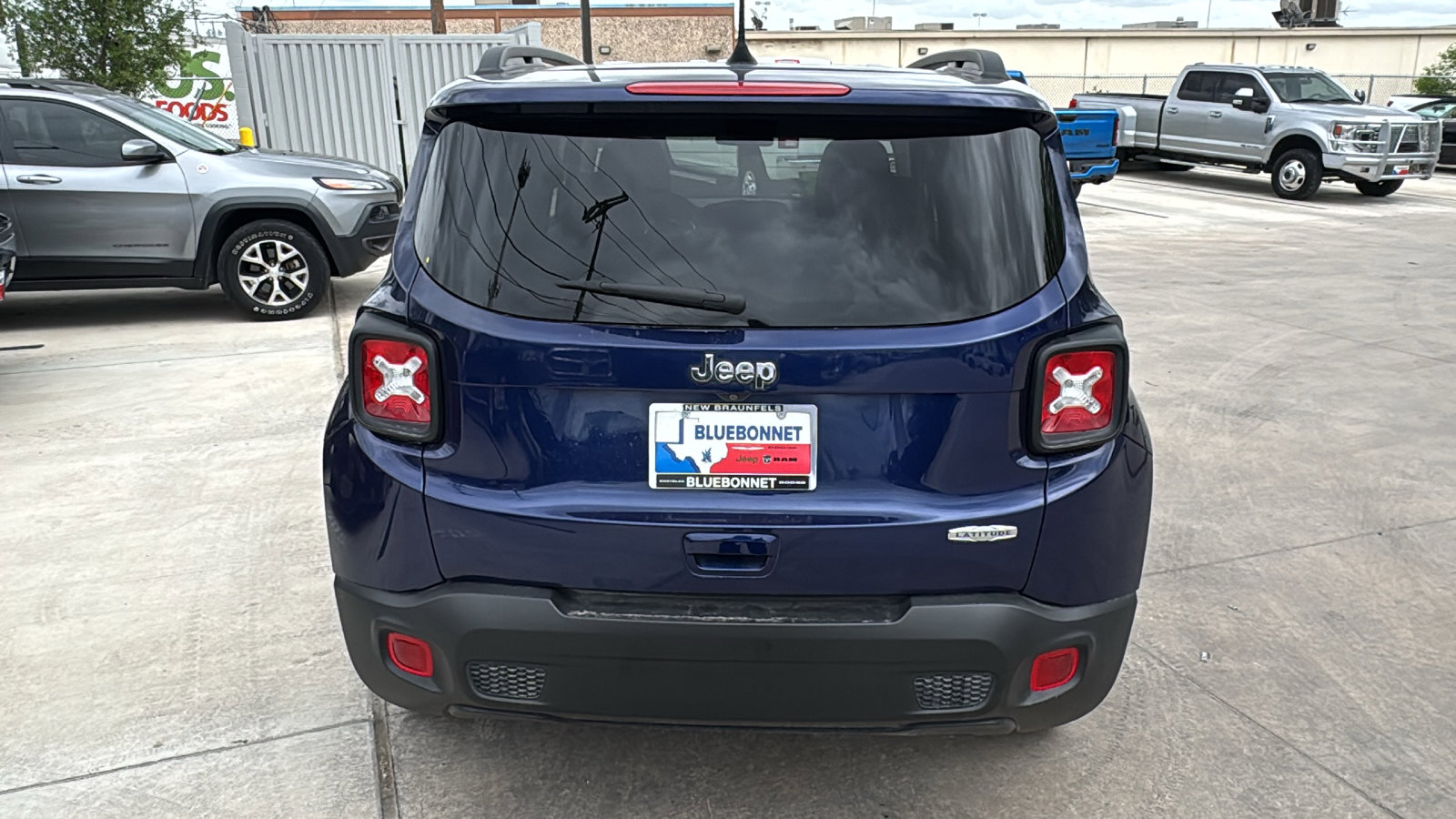 Used 2021 Jeep Renegade Latitude FWD image 6