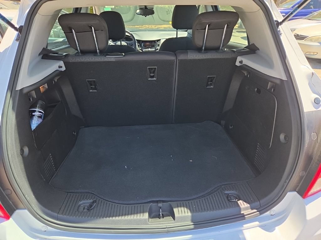 Used 2020 Chevrolet Trax LS FWD image 12