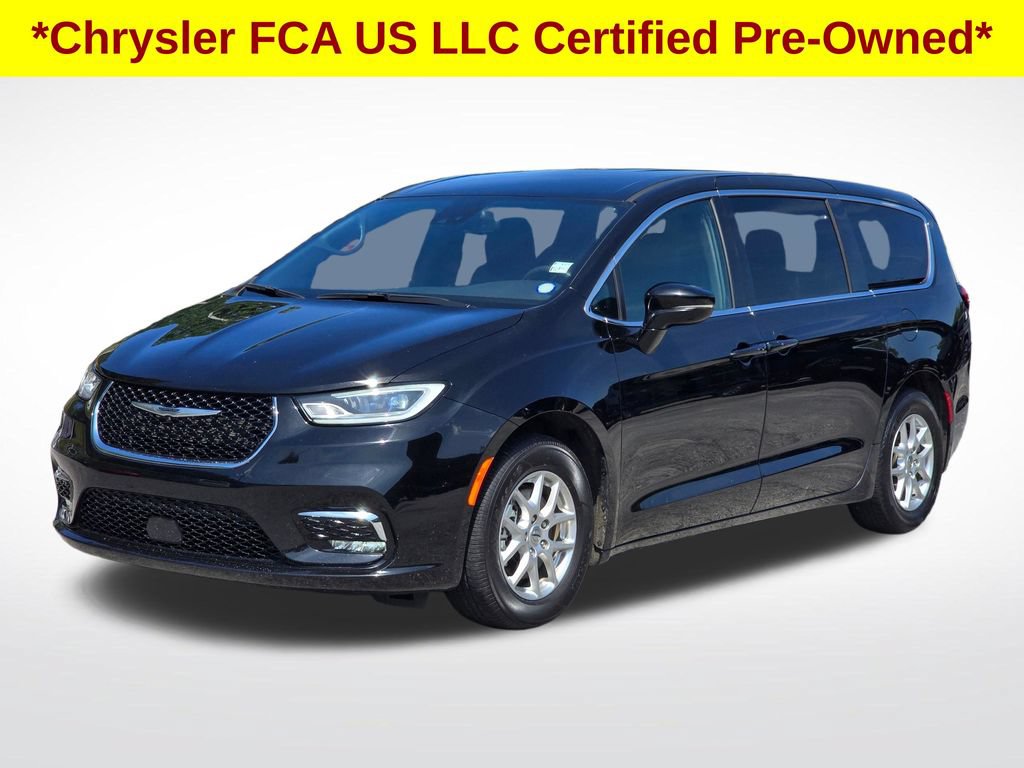 Used 2025 Chrysler Pacifica Select FWD image 2