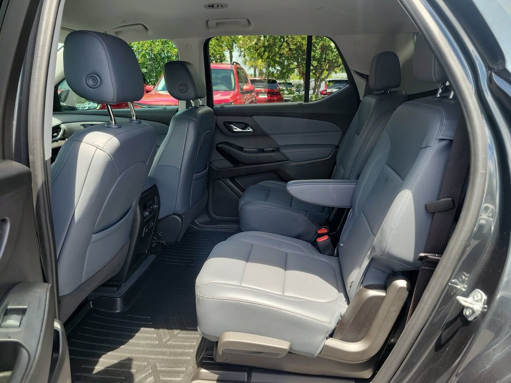 Used 2021 Chevrolet Traverse LT w/ LT Premium Package FWD image 10