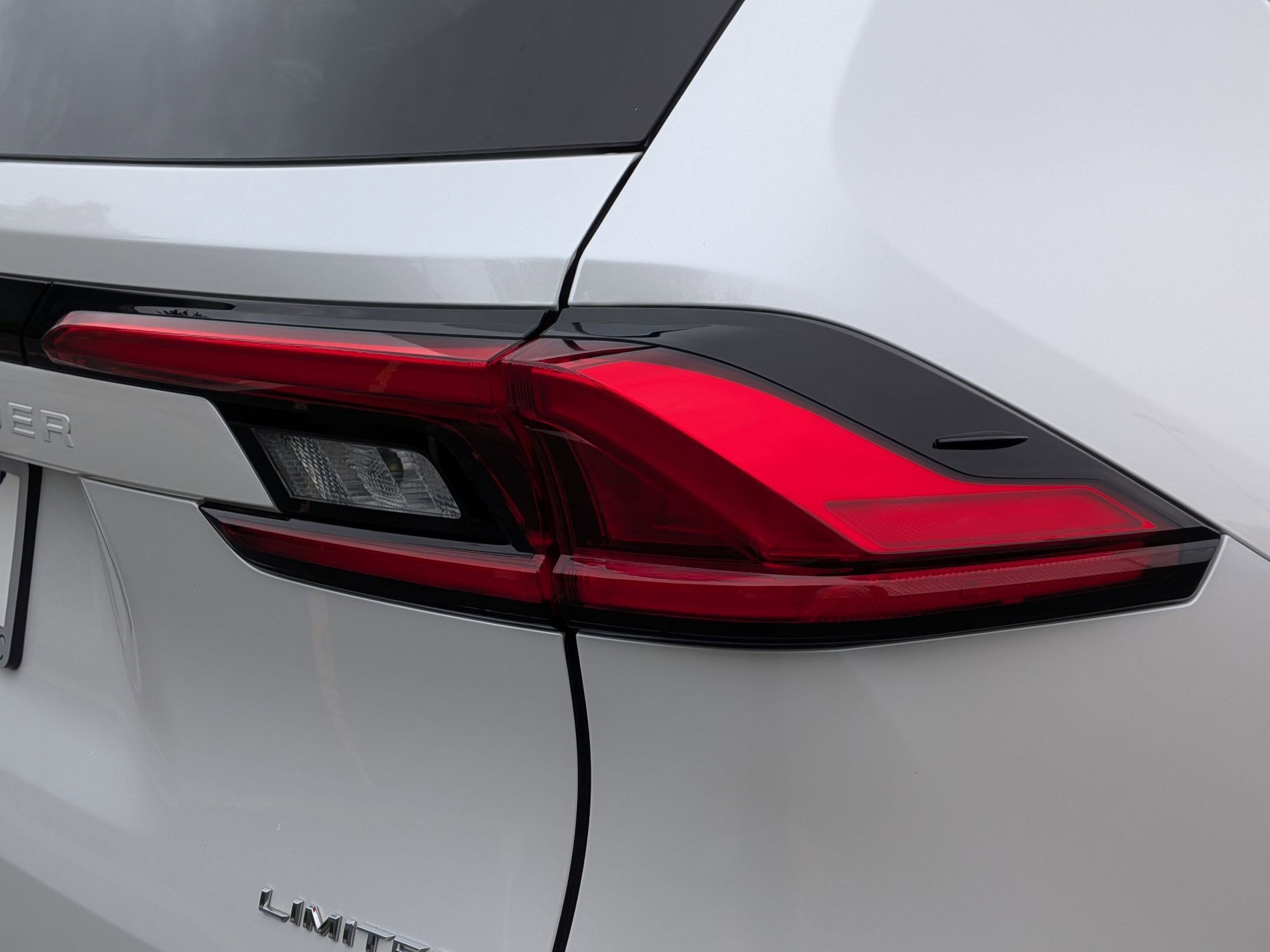 Used 2024 Toyota Grand Highlander AWD Hybrid image 12