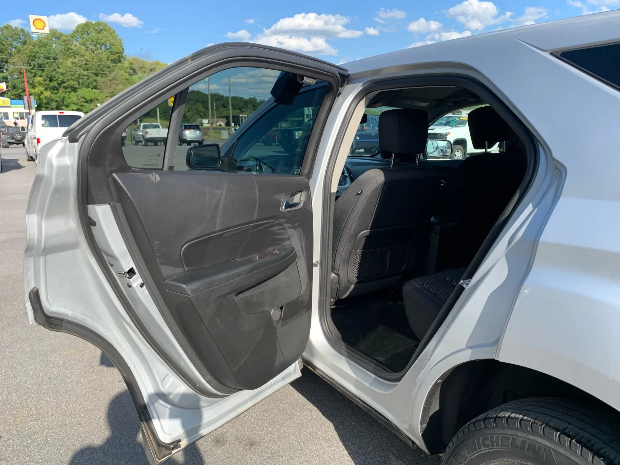 Used 2017 Chevrolet Equinox LS AWD/4WD image 21