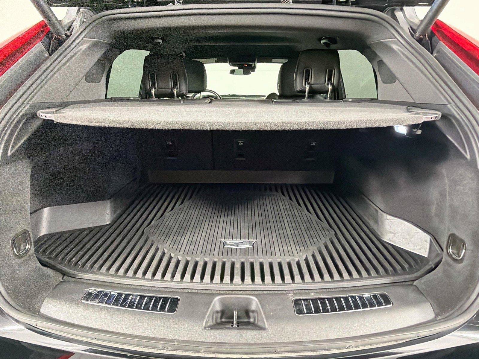 Used 2020 Cadillac XT4 Premium Luxury w/ Cold Weather Package AWD/4WD image 14