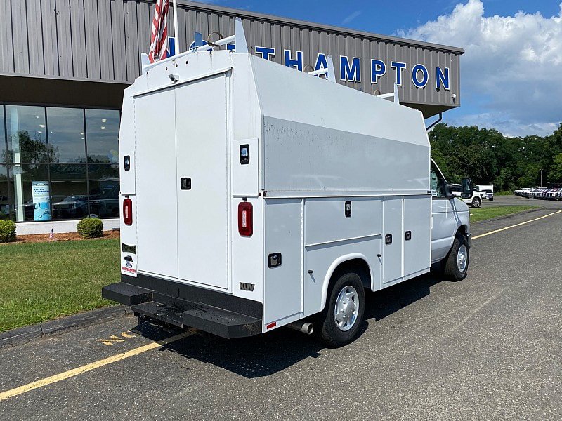 New 2026 Ford E-350 and Econoline 350 Super Duty w/ Power Equipment Group RWD image 7
