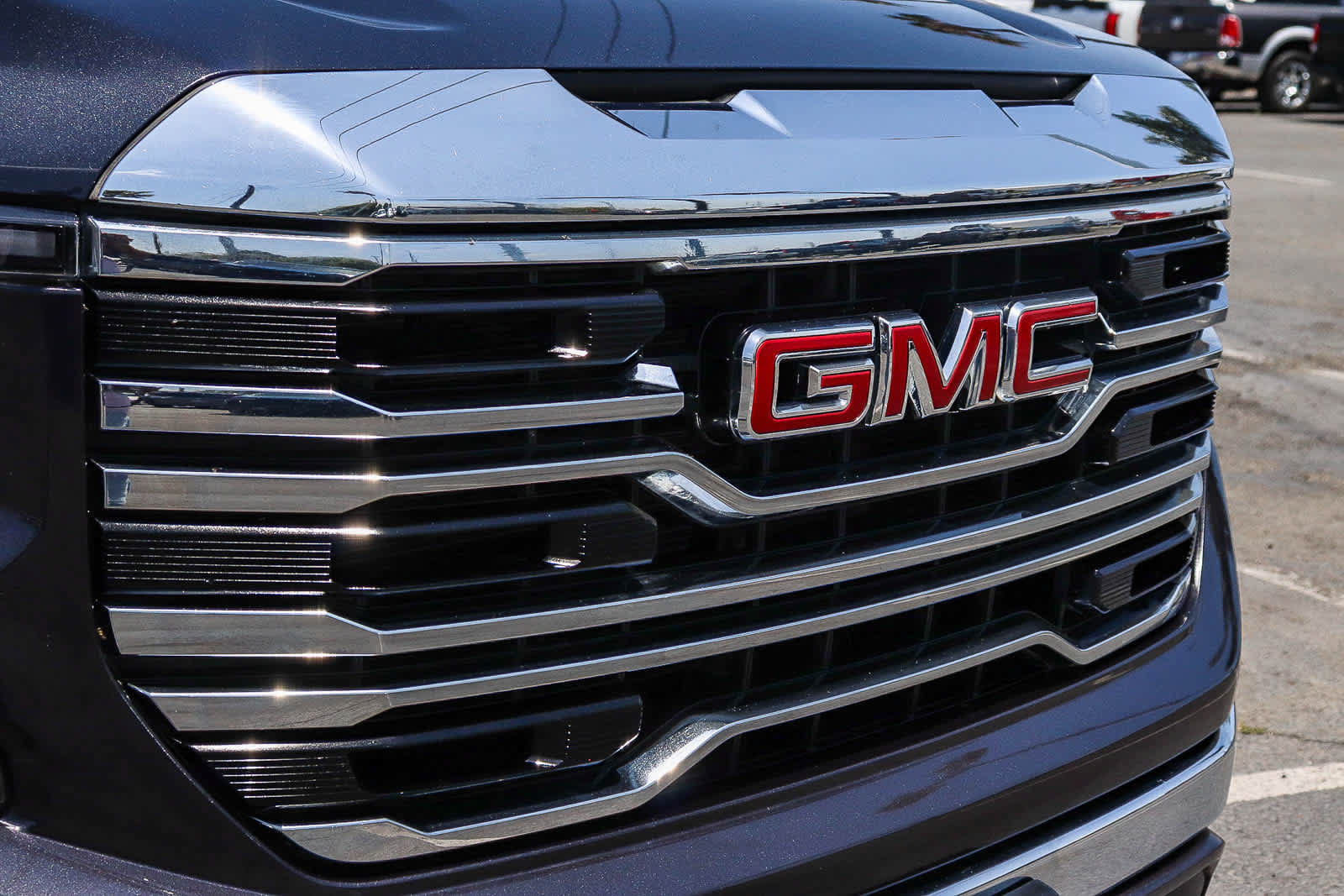 Used 2024 GMC Sierra 1500 SLT AWD/4WD image 6