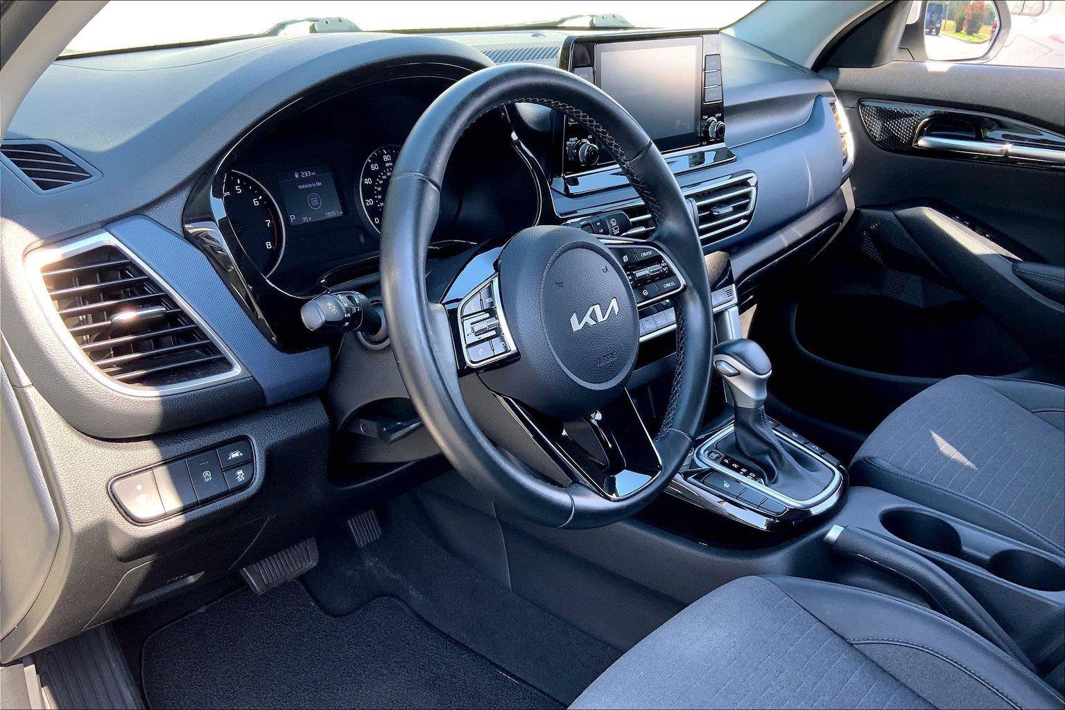 Used 2023 Kia Seltos S AWD/4WD image 12