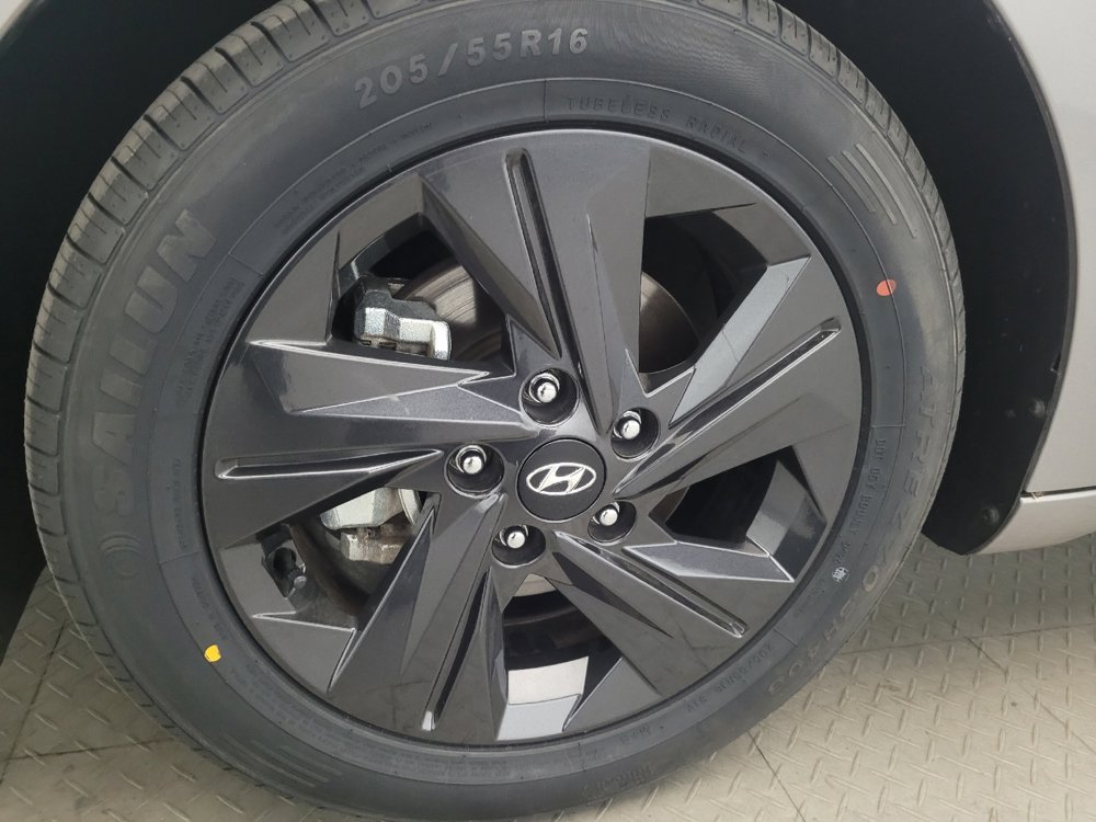 Used 2023 Hyundai Elantra SEL w/ Cargo Package FWD image 31