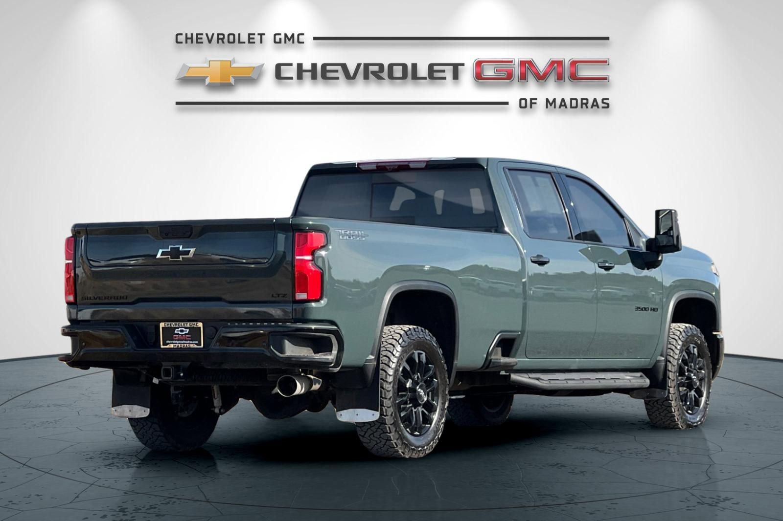Used 2026 Chevrolet Silverado 3500 LTZ w/ LTZ Plus Package image 3