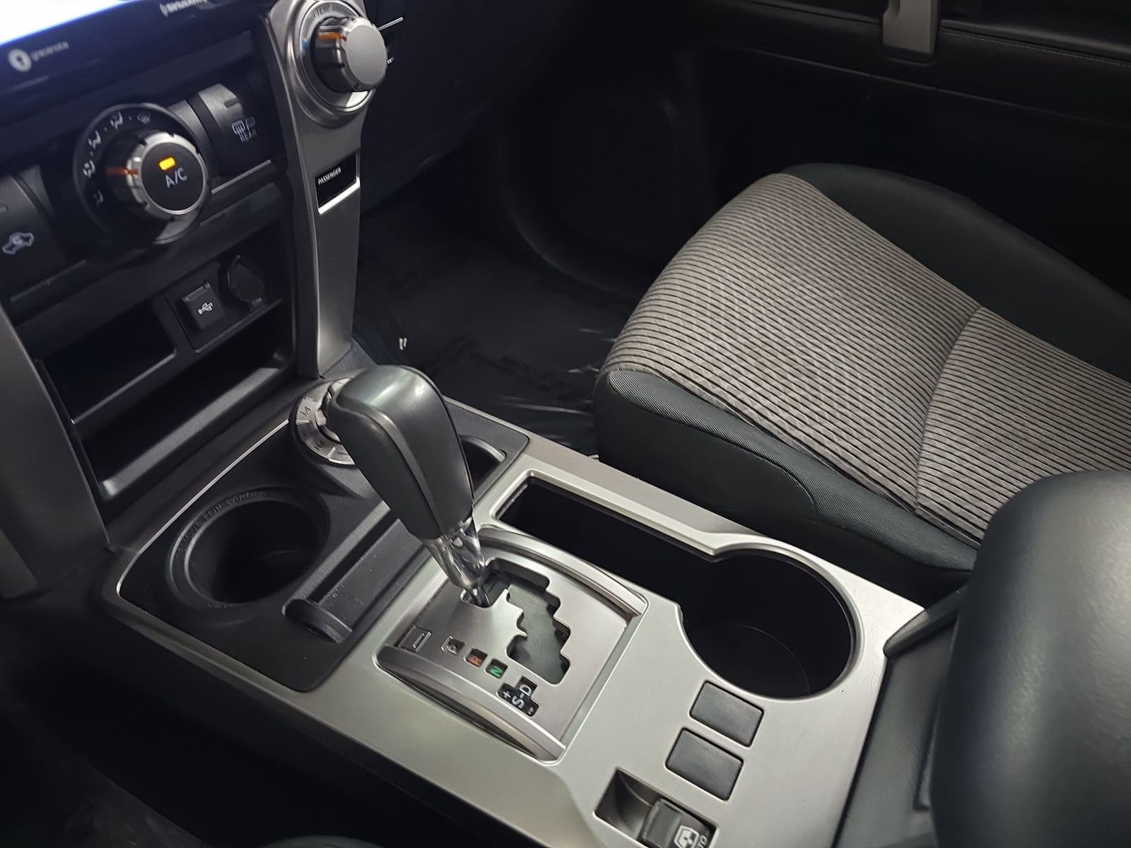 Used 2024 Toyota 4Runner SR5 AWD/4WD image 28