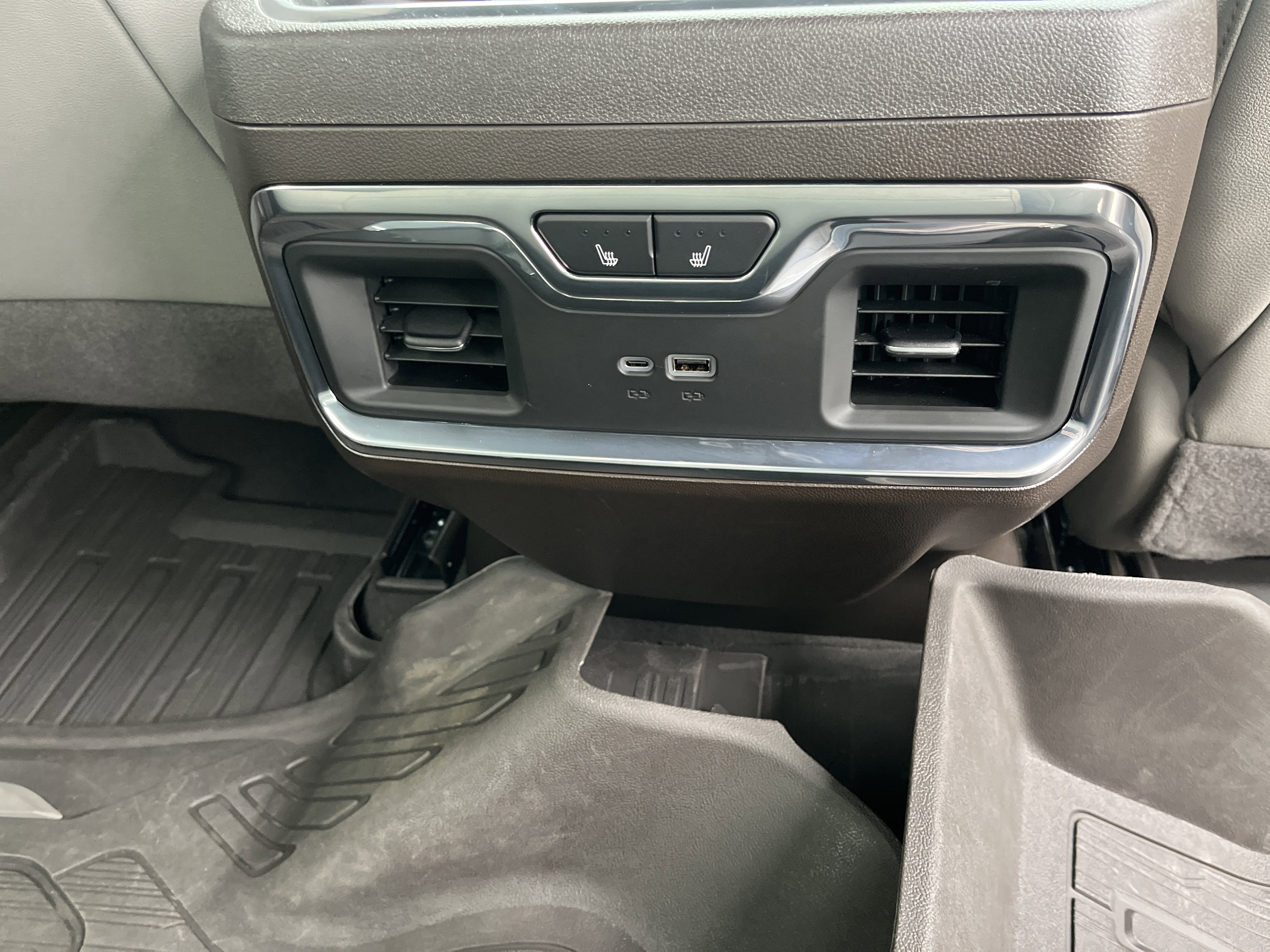 Used 2025 GMC Sierra 1500 SLT w/ SLT Premium Plus Package AWD/4WD image 18
