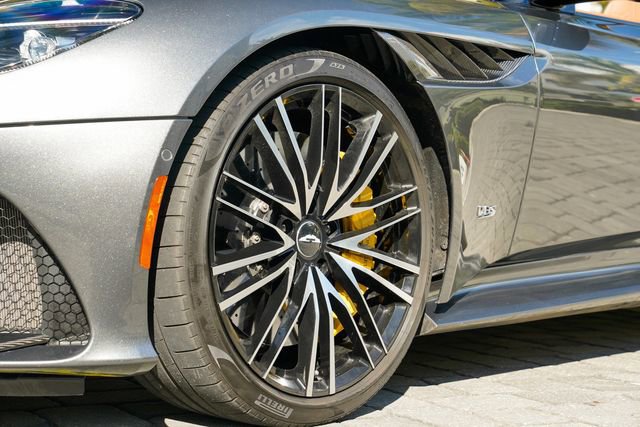 Used 2023 Aston Martin DBS Volante image 44
