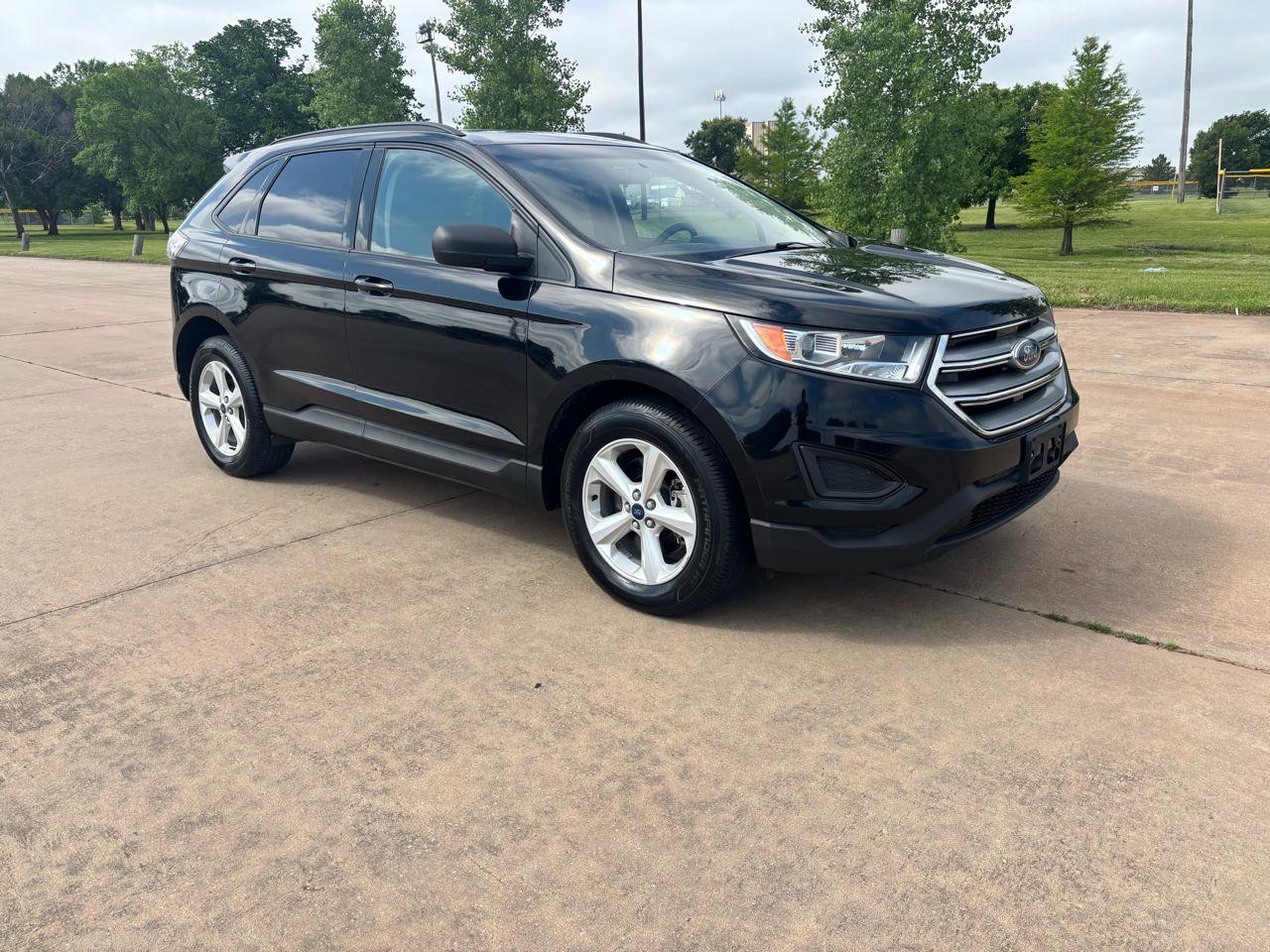 Used 2017 Ford Edge SE AWD/4WD image 32