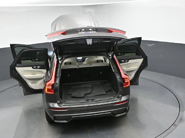 Used 2024 Volvo XC60 B5 Plus w/ Protection Package Premier AWD/4WD image 49