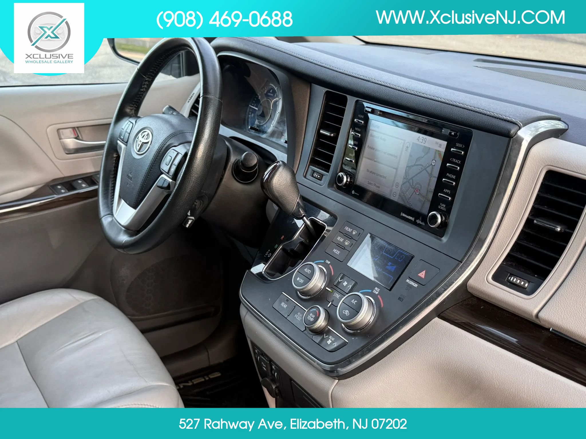 Used 2019 Toyota Sienna XLE Premium w/ Carpet Mat Package FWD image 62