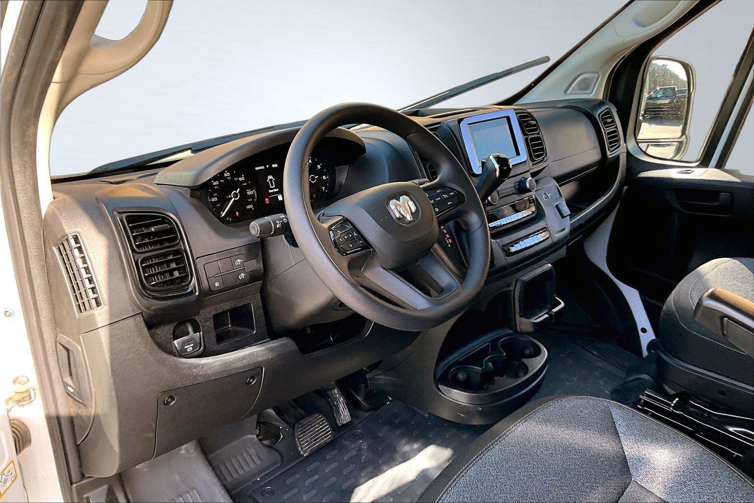 Used 2025 RAM ProMaster 2500 w/ Convenience Group image 15