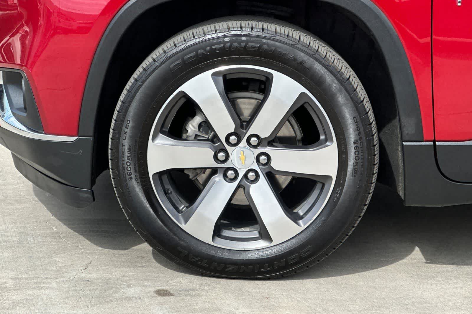 Used 2021 Chevrolet Traverse LT w/ LT Premium Package AWD/4WD image 37