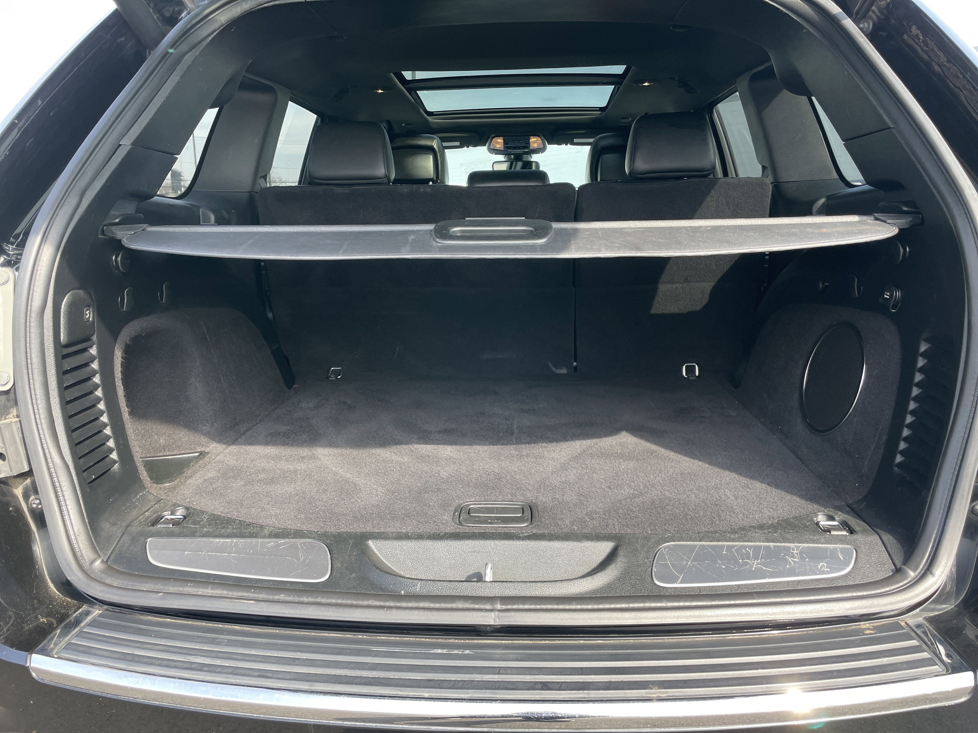 Used 2018 Jeep Grand Cherokee Overland image 26