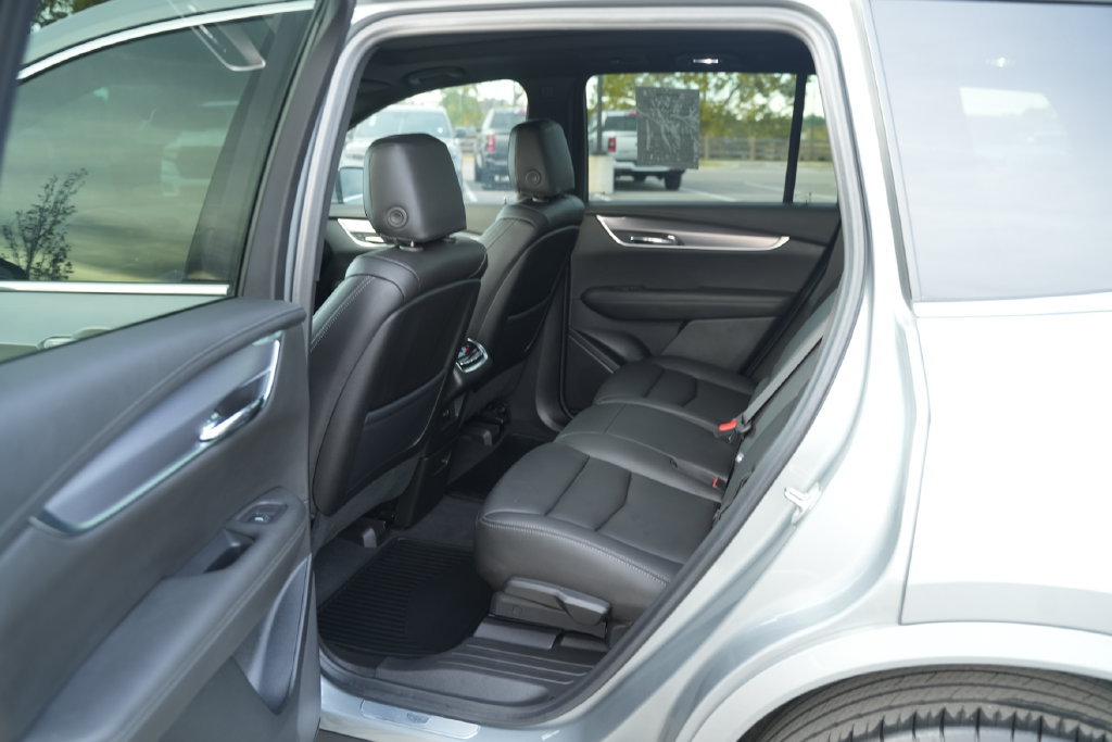 Used 2024 Cadillac XT6 Luxury AWD/4WD image 17