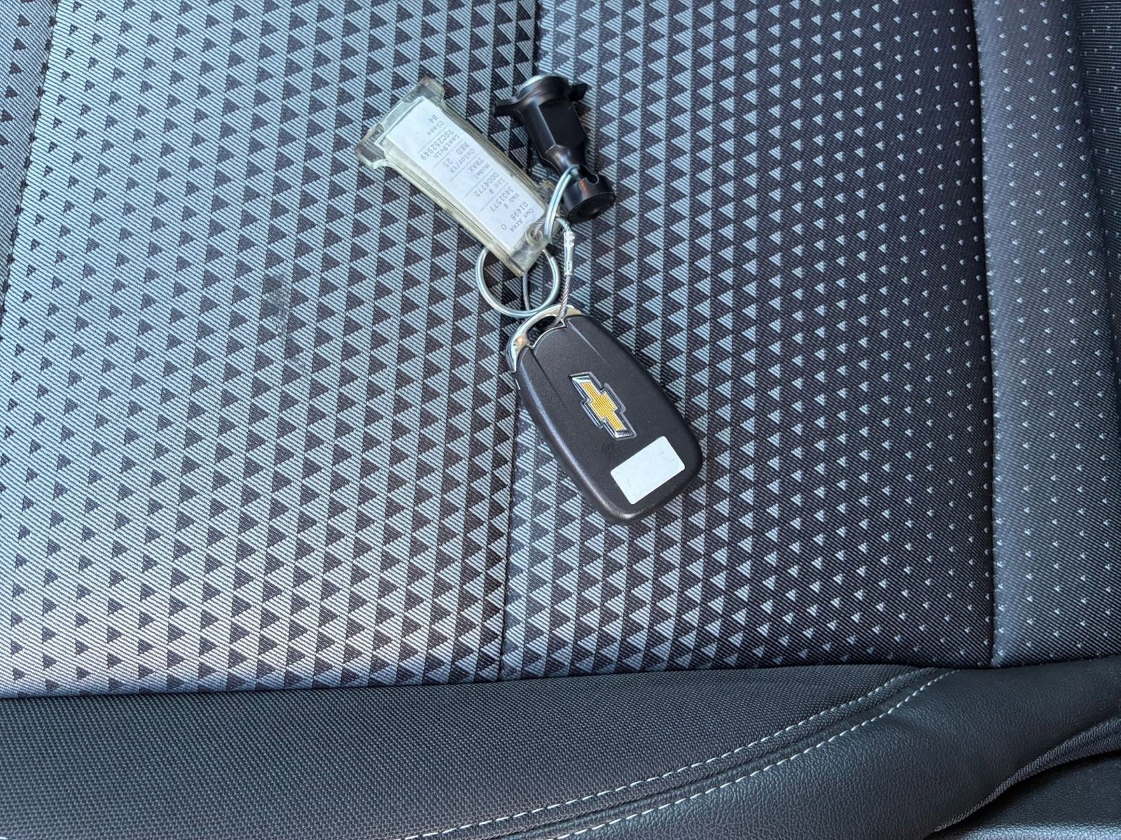 Used 2025 Chevrolet Trax LT w/ LT Convenience Package image 16