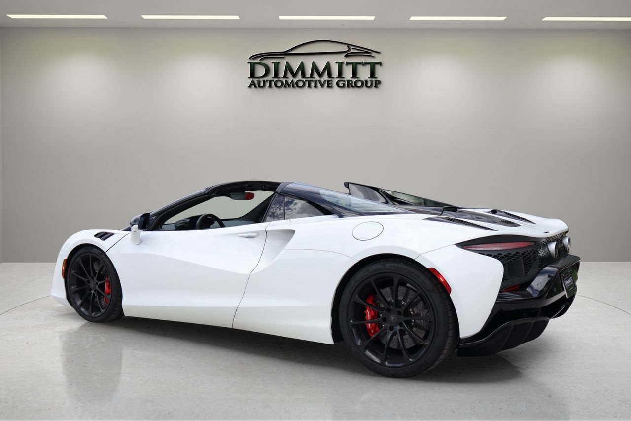 Used 2025 McLaren Artura Spider RWD image 4