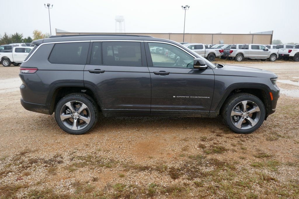 New 2025 Jeep Grand Cherokee L Limited image 3