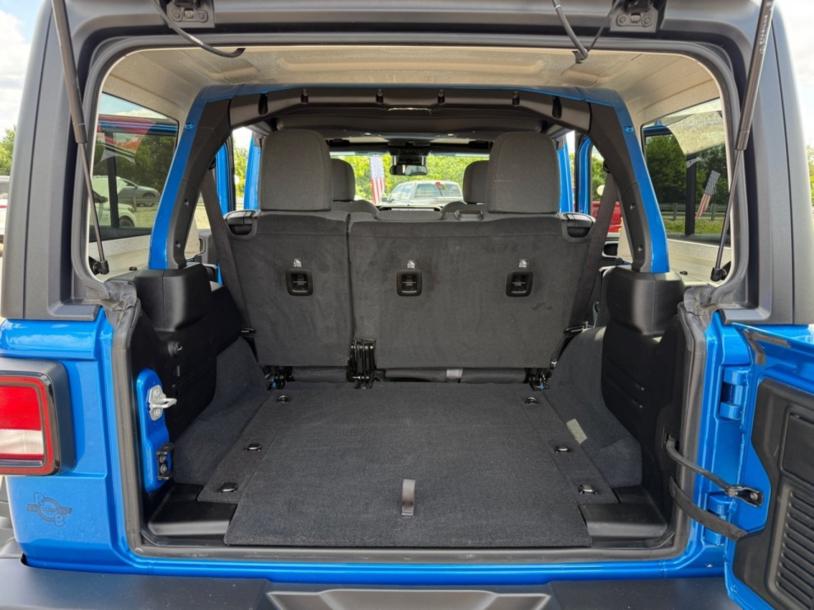 Used 2024 Jeep Wrangler Unlimited Sport AWD/4WD image 32