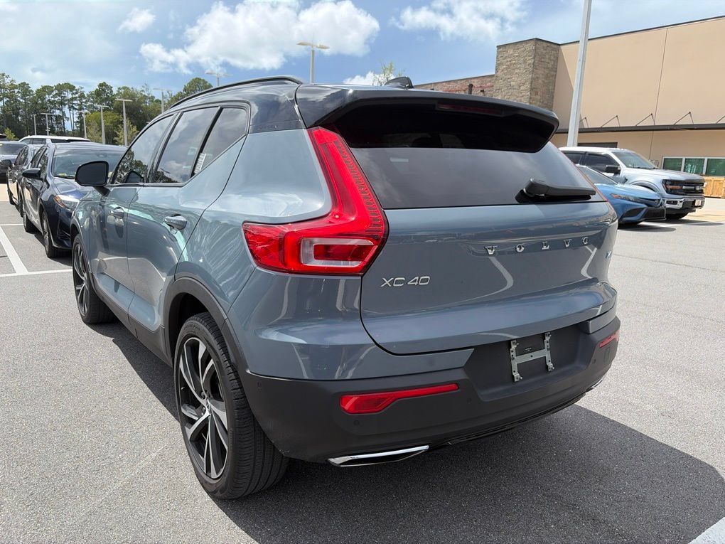 Used 2020 Volvo XC40 T4 R-Design w/ Protection Package Premier FWD image 3