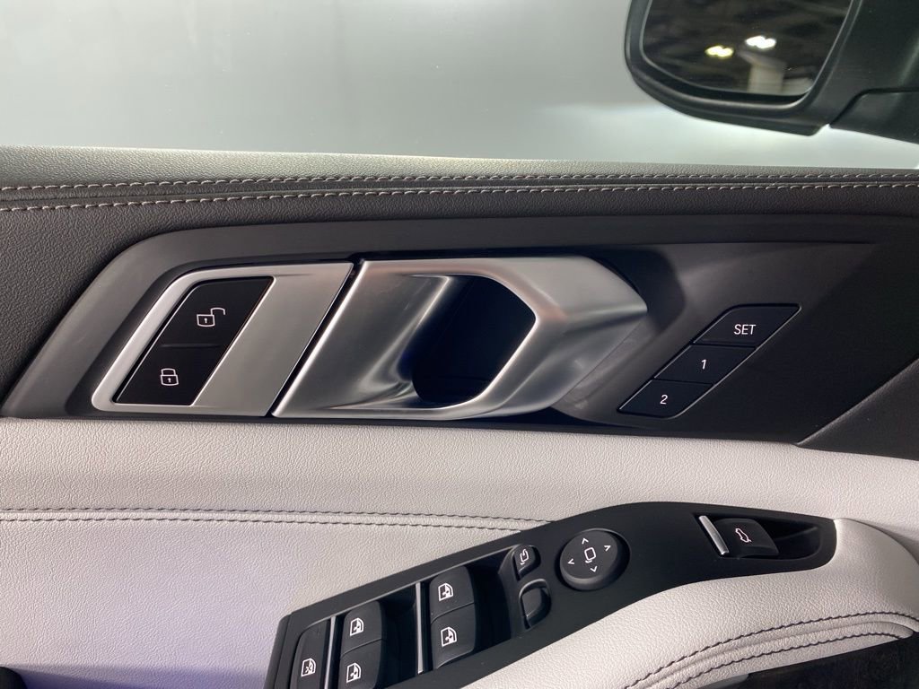 Certified 2024 BMW X5 xDrive40i w/ Premium Package image 11