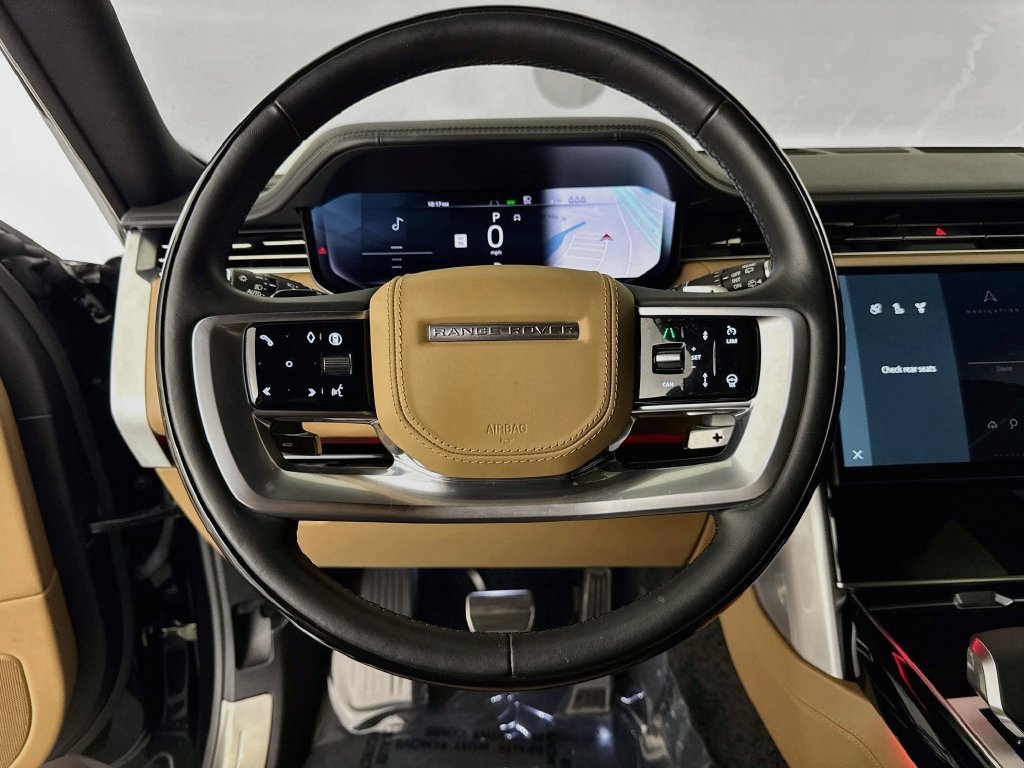 Used 2025 Land Rover Range Rover SE AWD/4WD image 11