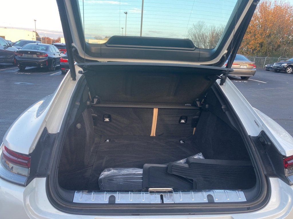 Used 2022 Porsche Panamera Base image 16