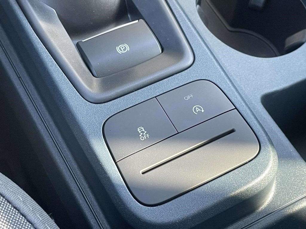 New 2025 Ford Maverick XL w/ Equipment Group 102A image 9