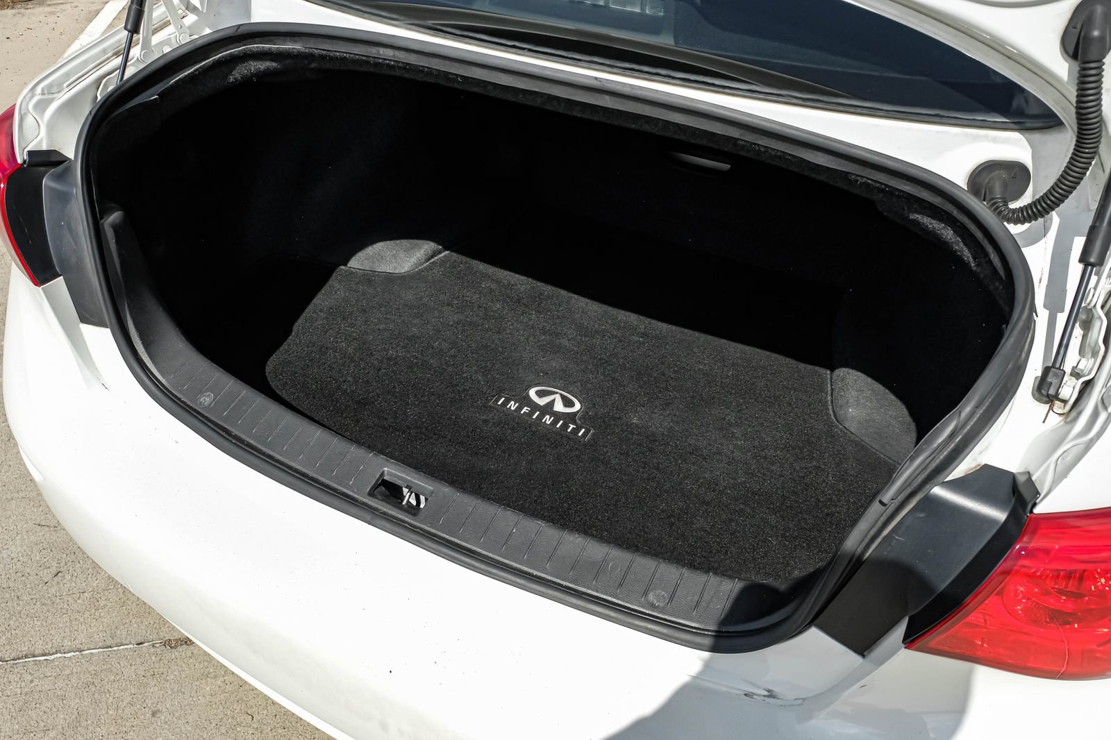 Used 2016 INFINITI Q50 3.0t Premium w/ Cargo Package RWD image 52