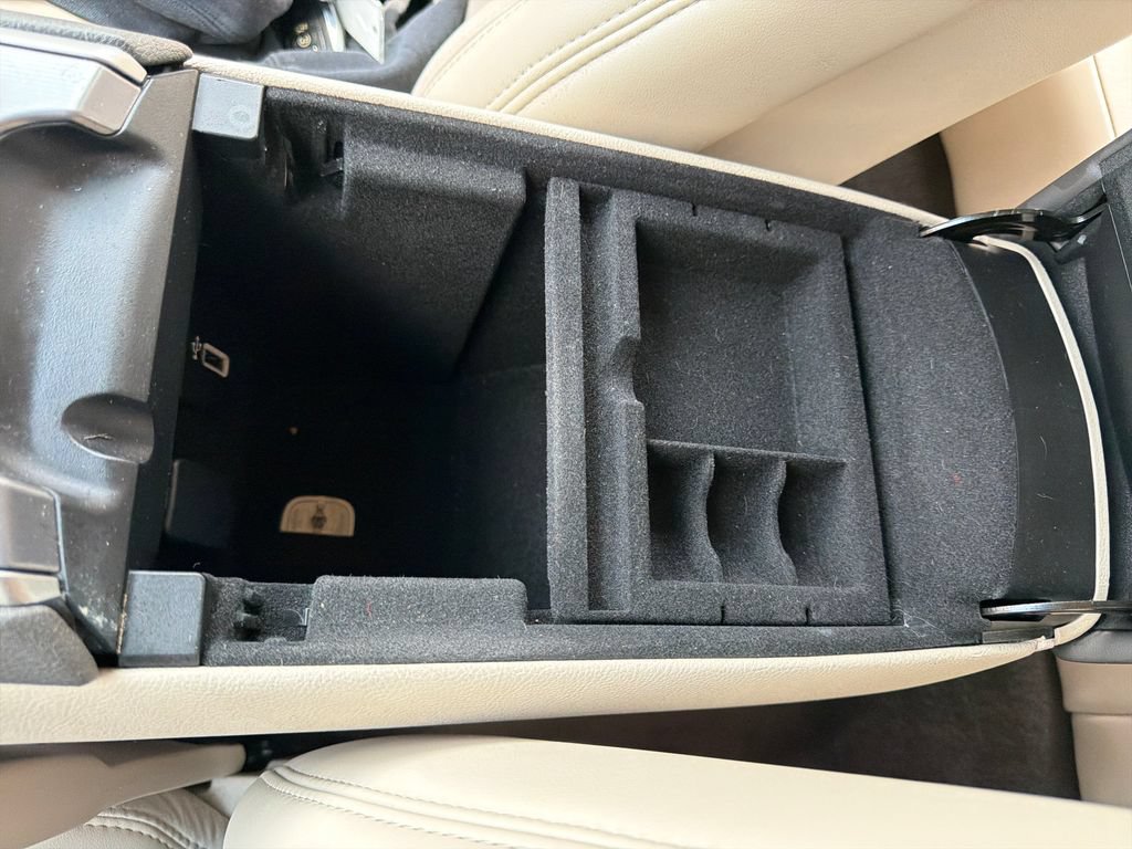 Used 2019 Lincoln MKZ Reserve FWD image 29