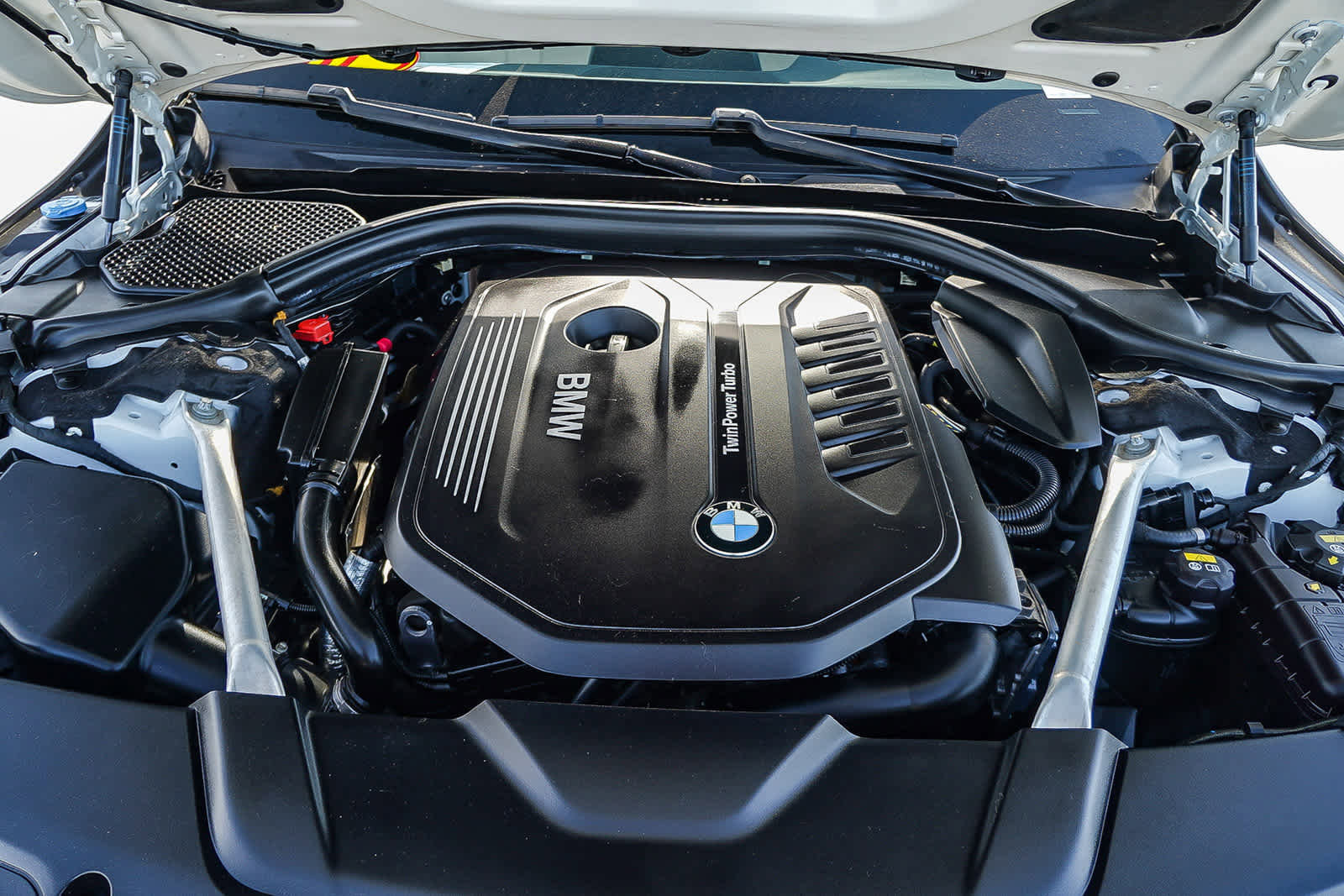 Used 2019 BMW 740i image 31